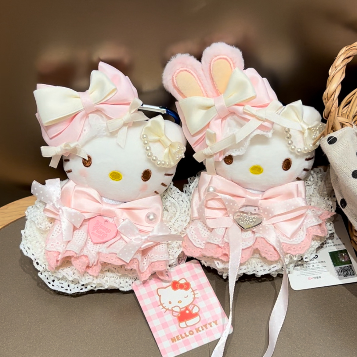 Sanrio Hello Kitty Pink Lolita - огляд і ціна Car Accessories Japan