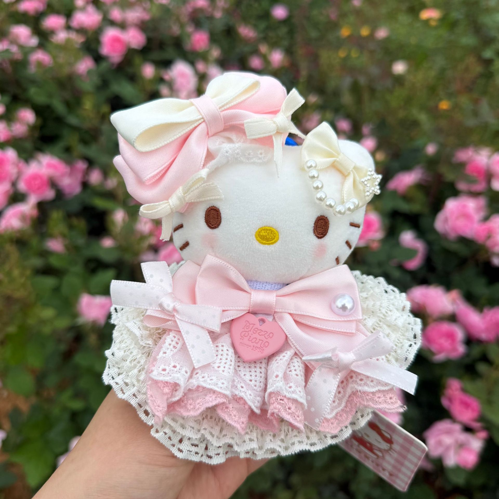 Sanrio Hello Kitty Pink Lolita - огляд і ціна Car Accessories Japan
