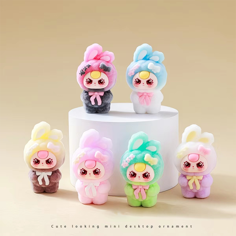 Hot Genuine Mini Figures Deskt - огляд і ціна Car Accessories Girl